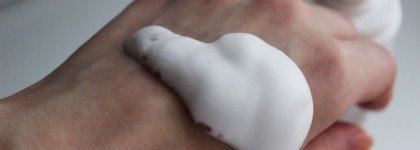 И снова ругаюсь. Деликатный мусс для умывания "Гранат и Ацерола" от Green Mama