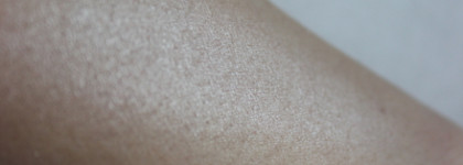 И мои руки добрались до самого известного бюджетного хайлайтера-Illuminique Highlighter в оттенке 310 от Estrade