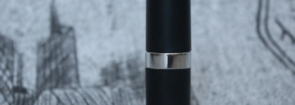 И снова красный! Помада Zoya Frankie