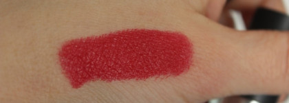 И снова красный! Помада Zoya Frankie