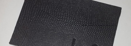 Рисуем стрелки с сухой подводкой от Just color aqua liner в оттенках W- 465 и W- 837