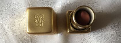 Матовый поцелуй Guerlain KissKiss Matte Lipstick в оттенке M306 Caliente Beige