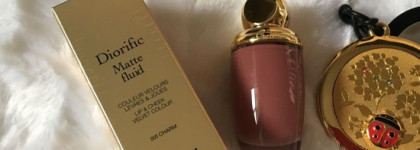 Диоровский шарм или в погоне за Рождеством. Dior Diorific Matte Fluid Lip & Cheek Velvet Colour for Holiday 2017 в оттенке 005 Charm