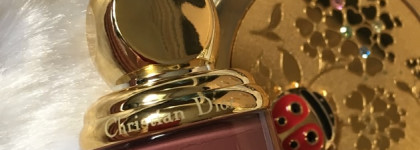 Диоровский шарм или в погоне за Рождеством. Dior Diorific Matte Fluid Lip & Cheek Velvet Colour for Holiday 2017 в оттенке 005 Charm