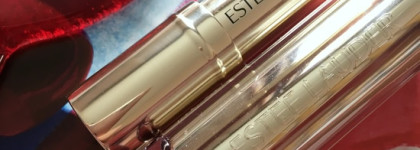 Love с Estee Lauder Pure Color Love Lipstick в оттенке 320 - Burning Love