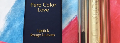Love с Estee Lauder Pure Color Love Lipstick в оттенке 320 - Burning Love
