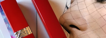 Такая необычная, но безумно красивая помада Rouge Dior Ultra Rouge # Ultra Tough