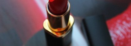 L'Oreal Color Riche Collection Exclusive Pure Reds в оттенке J Lo's Pure Red