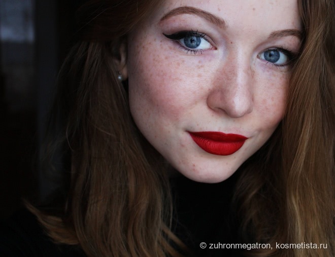 L'Oreal Color Riche Collection Exclusive Pure Reds в оттенке J Lo's Pure Red