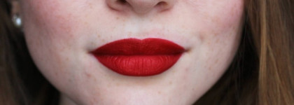 L'Oreal Color Riche Collection Exclusive Pure Reds в оттенке J Lo's Pure Red