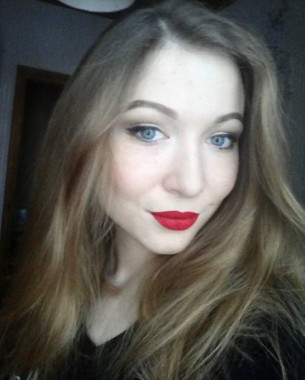 L'oreal Color Riche Collection Julianne’s Pure Red