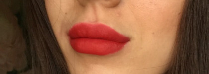 Какой помадой пользуются стюардессы? MAC Retro Matte Lip Lipstick Ruby Woo