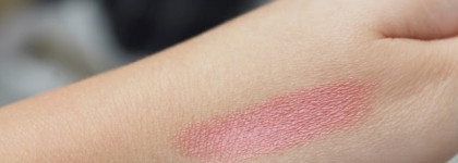 Помады M.a.c Cremesheen Lipstick Likable и M.a.c Cremesheen Lipstick Peach Blossom