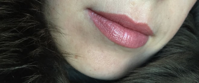 Комфорт с Питательной помадой Clarins Rouge Eclat Couleur Satin Soin Anti-Age №18 strawberry sorbet