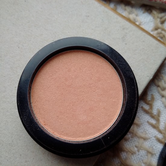 Inglot face blush в необычном оттенке 34