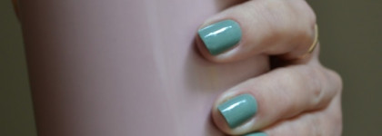 CND Vinylux Sage Scarf