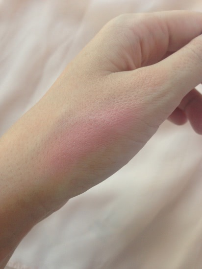 Нежный румянец благодаря Maybelline Master Glaze just pinched pink 10