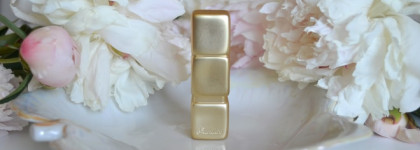 Мой любимый нюд: матовая увлажняющая помада для губ KissKiss Matte Guerlain в оттенке M306 "Caliente beige"