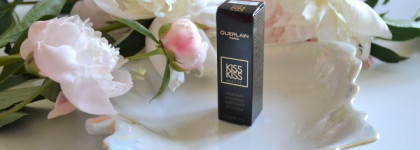 Мой любимый нюд: матовая увлажняющая помада для губ KissKiss Matte Guerlain в оттенке M306 "Caliente beige"