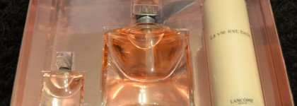 La vie est belle Sparkly Christmas edition l'eau de parfum, Lancome 