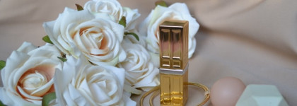 Розовый мед на губах с помадой Elizabeth Arden Beautiful Color moisturising lipstick № 26 "Pink honey"