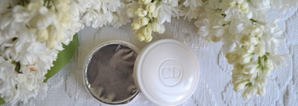 Красивый и аккуратный маникюр с линией ухода за ногтями Christian Dior Abricot