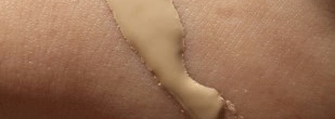 Звезда зарубежного YouTube тональное средство Nars Sheer Glow Foundation в оттенке light 3 Gobi