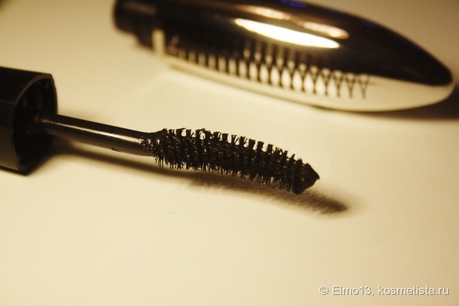 Эффект накладных ресниц с тушью False Lash Superstar от L'Oreal в черном оттенке