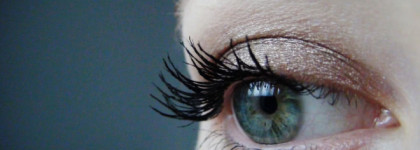 Maybelline NY Color Tattoo в оттенках № 35 On And on Bronze и № 87 Mauve Crush