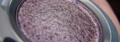 Urban Decay Moondust Eyeshadow в оттенках Glitter Rock и Solstice