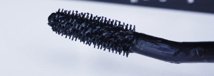 Ресницы до бровей с тушью Lancome Grandiose Extreme в оттенке 01 black