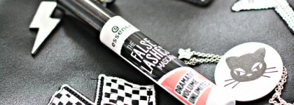 Essence The false lashes mascara Dramatic Volume Unlimited