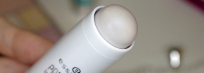 Нежнятина Essence Prismatic Hololighter Stick