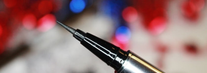 Artdeco High Precision Liquid Liner 01