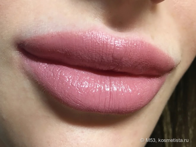 Две розово-лиловые помады - Artdeco Lip Passion Smooth Touch Lipstick 35 и Essence Longlasting Lipstick Nude 03 Come Naturally
