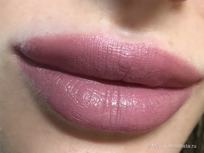 Две розово-лиловые помады - Artdeco Lip Passion Smooth Touch Lipstick 35 и Essence Longlasting Lipstick Nude 03 Come Naturally