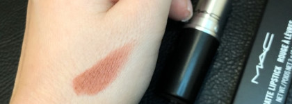 MAC Matte Lipstick Velvet Teddy - самый популярный, но такой спорный оттенок