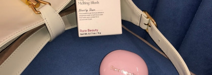 Румяна от Селены Гомез Rare Beauty Stay Vulnerable Melting Blush в оттенке Nearly Rose