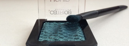 Catrice liquid metal eyeshadow 060 Petrol Pan