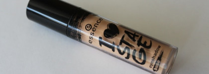 Essence I love stage eyeshadow base