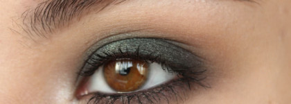 Карандаш Catrice Velvet Matt Smokey Eyes Pencil 010 Please, Mauve Black! Тени Catrice Prêt-à-Lumière Longlasting Eyeshadow 080 Mon Glamour, Кисть Catrice Duo Eyeshadow Brush