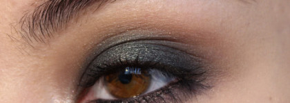 Карандаш Catrice Velvet Matt Smokey Eyes Pencil 010 Please, Mauve Black! Тени Catrice Prêt-à-Lumière Longlasting Eyeshadow 080 Mon Glamour, Кисть Catrice Duo Eyeshadow Brush