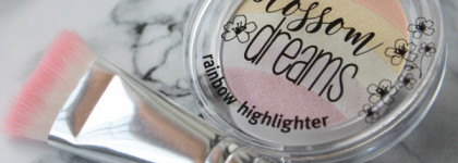 Essence Blossom Dreams Rainbow highlighter и кисть The Whisper of Spring