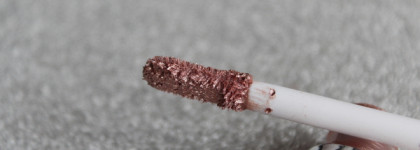 Catrice Liquid Metal Longlasting Cream Eyeshadow 030 Daily Dose Of Rose, Liquid Lip Powder - Metal Matt 020 Frame Of Roses