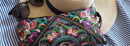 Косметичка в отпуск на море (декоративная косметика и парфюмерия)