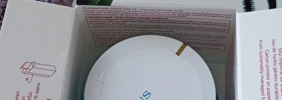 Дневной и ночной увлажняющий кремы из обновлённой линейки Hydra-Essentiel от Clarins