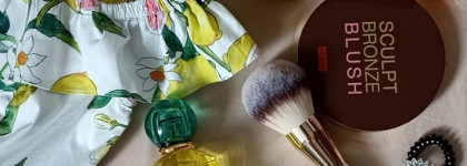 Семь летних ароматов в стиле Flatlay