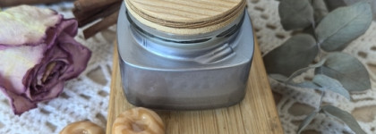 Создаём уют с Ароматической свечой Uvinion Табак и ваниль