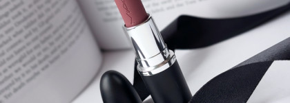 Повседневная мрачность с MAC Macximal Matte Lipstick 650 Soar