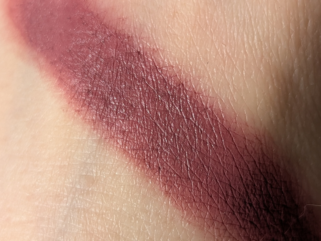MAC MACximal Matte Lipstick Soar, тёплый дневной свет